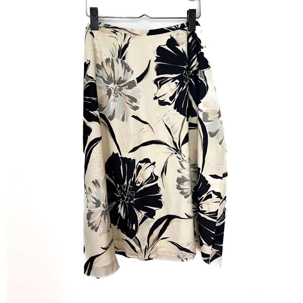 VTG Talbots Petites Womens Skirt Size 10 Silk Floral Black White Midi Hawaiian